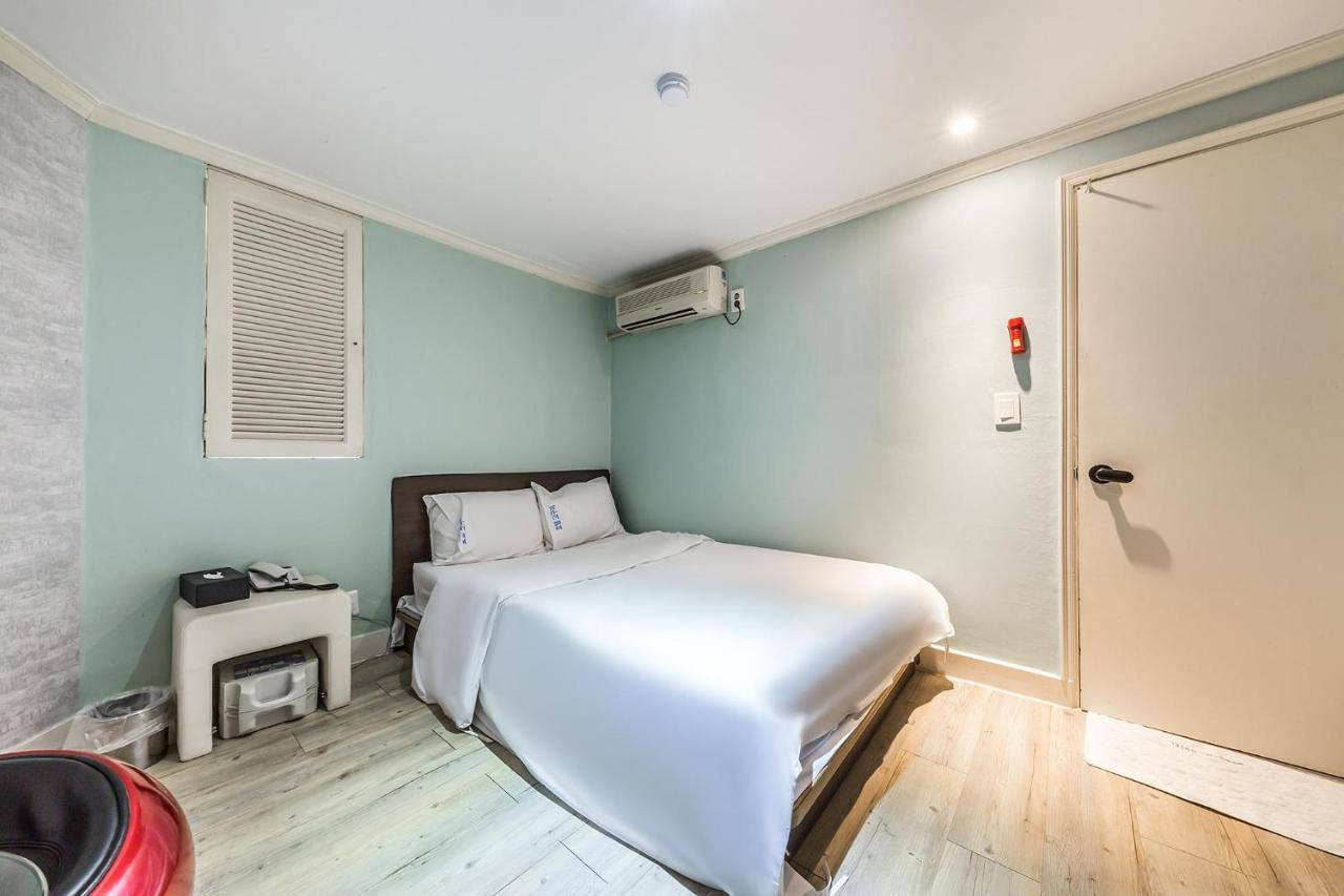 อิน โซล ชินชอน โคกุมะ Motel ภายนอก รูปภาพ